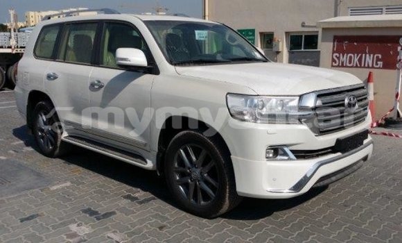 Buy Import Toyota Land Cruiser White Car in Import - Dubai in Ayeyarwady Buy Import Toyota Land Cruiser White Car in Import - Dubai in Ayeyarwady