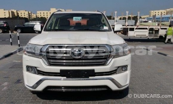 Buy Import Toyota Land Cruiser White Car in Import - Dubai in Ayeyarwady Buy Import Toyota Land Cruiser White Car in Import - Dubai in Ayeyarwady