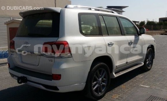 Buy Import Toyota Land Cruiser White Car in Import - Dubai in Ayeyarwady Buy Import Toyota Land Cruiser White Car in Import - Dubai in Ayeyarwady