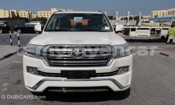 Buy Import Toyota Land Cruiser White Car in Import - Dubai in Ayeyarwady Buy Import Toyota Land Cruiser White Car in Import - Dubai in Ayeyarwady