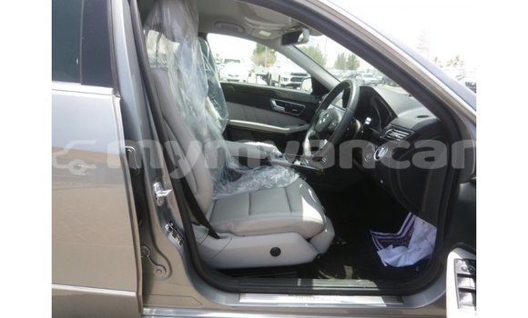 သွင်းကုန် Mercedes-Benz 250 Other ကား Import - Dubai Ayeyarwady သွင်းကုန် Mercedes-Benz 250 Other ကား Import - Dubai Ayeyarwady