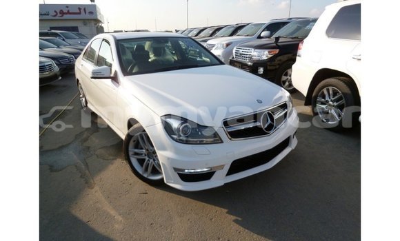 သွင်းကုန် Mercedes-Benz 200 White ကား Import - Dubai Ayeyarwady သွင်းကုန် Mercedes-Benz 200 White ကား Import - Dubai Ayeyarwady