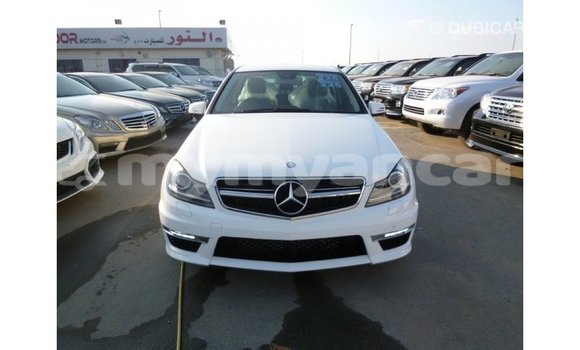 သွင်းကုန် Mercedes-Benz 200 White ကား Import - Dubai Ayeyarwady သွင်းကုန် Mercedes-Benz 200 White ကား Import - Dubai Ayeyarwady