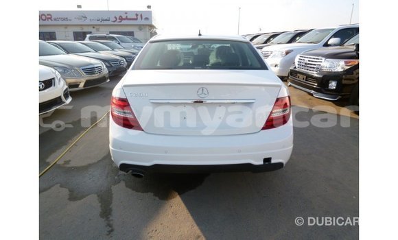 သွင်းကုန် Mercedes-Benz 200 White ကား Import - Dubai Ayeyarwady သွင်းကုန် Mercedes-Benz 200 White ကား Import - Dubai Ayeyarwady