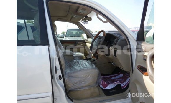 Acheter Import Voiture Toyota Land Cruiser Blanc à Import - Dubai, #<Region:0x000000000c5121b8> Acheter Import Voiture Toyota Land Cruiser Blanc à Import - Dubai, #<Region:0x000000000c5121b8>
