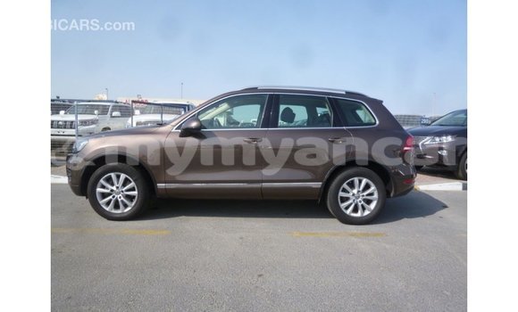 သွင်းကုန် Volkswagen Touareg Brown ကား Import - Dubai Ayeyarwady သွင်းကုန် Volkswagen Touareg Brown ကား Import - Dubai Ayeyarwady