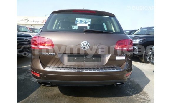 သွင်းကုန် Volkswagen Touareg Brown ကား Import - Dubai Ayeyarwady သွင်းကုန် Volkswagen Touareg Brown ကား Import - Dubai Ayeyarwady
