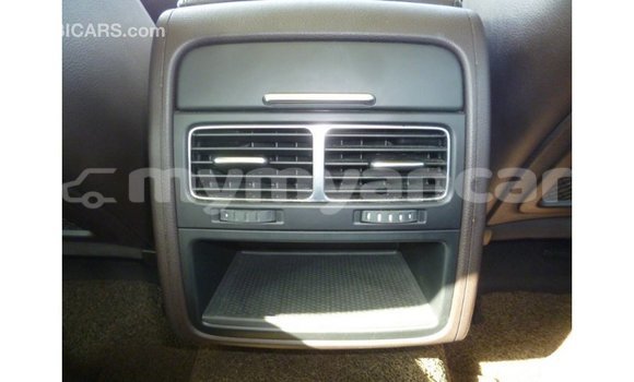 သွင်းကုန် Volkswagen Touareg Brown ကား Import - Dubai Ayeyarwady သွင်းကုန် Volkswagen Touareg Brown ကား Import - Dubai Ayeyarwady