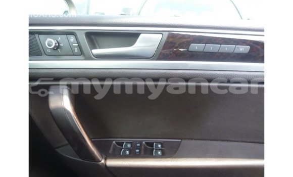 သွင်းကုန် Volkswagen Touareg Brown ကား Import - Dubai Ayeyarwady သွင်းကုန် Volkswagen Touareg Brown ကား Import - Dubai Ayeyarwady