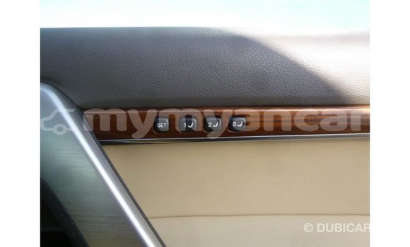 သွင်းကုန် Toyota Land Cruiser Black ကား Import - Dubai Ayeyarwady သွင်းကုန် Toyota Land Cruiser Black ကား Import - Dubai Ayeyarwady