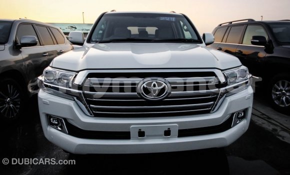 သွင်းကုန် Toyota Land Cruiser White ကား Import - Dubai Ayeyarwady သွင်းကုန် Toyota Land Cruiser White ကား Import - Dubai Ayeyarwady
