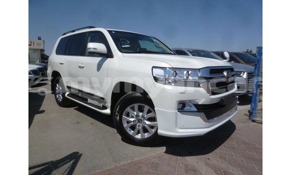 Buy Import Toyota Land Cruiser White Car in Import - Dubai in Ayeyarwady Buy Import Toyota Land Cruiser White Car in Import - Dubai in Ayeyarwady