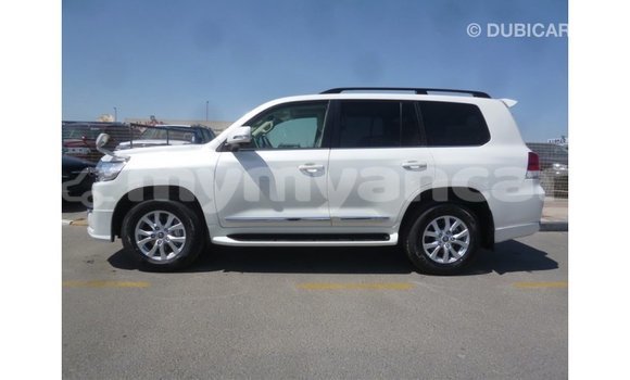 Buy Import Toyota Land Cruiser White Car in Import - Dubai in Ayeyarwady Buy Import Toyota Land Cruiser White Car in Import - Dubai in Ayeyarwady