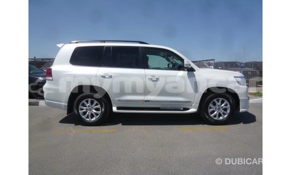 Buy Import Toyota Land Cruiser White Car in Import - Dubai in Ayeyarwady Buy Import Toyota Land Cruiser White Car in Import - Dubai in Ayeyarwady