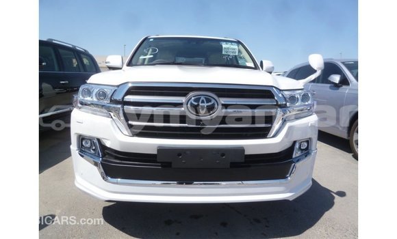 Buy Import Toyota Land Cruiser White Car in Import - Dubai in Ayeyarwady Buy Import Toyota Land Cruiser White Car in Import - Dubai in Ayeyarwady