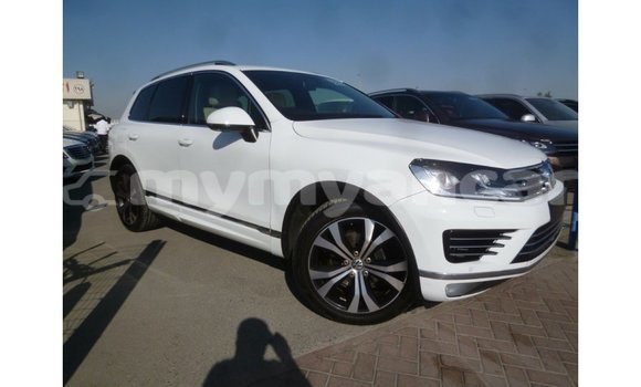 Acheter Import Voiture Volkswagen Touareg Blanc à Import - Dubai, #<Region:0x000000000c5121b8>