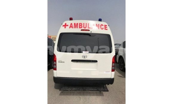Buy Import Toyota Hiace White Car in Import - Dubai in Ayeyarwady Buy Import Toyota Hiace White Car in Import - Dubai in Ayeyarwady