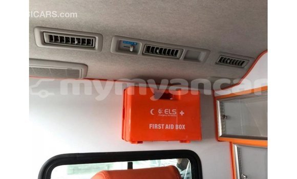 Buy Import Toyota Hiace White Car in Import - Dubai in Ayeyarwady Buy Import Toyota Hiace White Car in Import - Dubai in Ayeyarwady