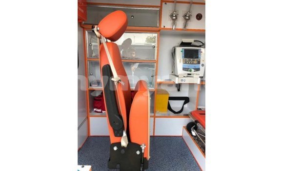 Buy Import Toyota Hiace White Car in Import - Dubai in Ayeyarwady Buy Import Toyota Hiace White Car in Import - Dubai in Ayeyarwady