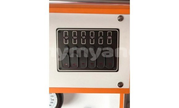 Buy Import Toyota Hiace White Car in Import - Dubai in Ayeyarwady Buy Import Toyota Hiace White Car in Import - Dubai in Ayeyarwady