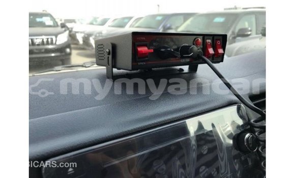 Buy Import Toyota Hiace White Car in Import - Dubai in Ayeyarwady Buy Import Toyota Hiace White Car in Import - Dubai in Ayeyarwady