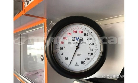 သွင်းကုန် Toyota Hiace White ကား Import - Dubai Ayeyarwady သွင်းကုန် Toyota Hiace White ကား Import - Dubai Ayeyarwady