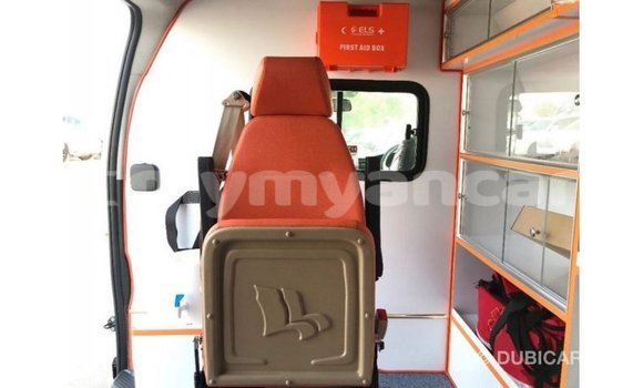 သွင်းကုန် Toyota Hiace White ကား Import - Dubai Ayeyarwady သွင်းကုန် Toyota Hiace White ကား Import - Dubai Ayeyarwady