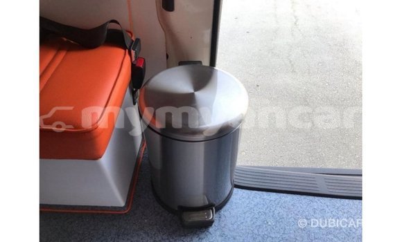 သွင်းကုန် Toyota Hiace White ကား Import - Dubai Ayeyarwady သွင်းကုန် Toyota Hiace White ကား Import - Dubai Ayeyarwady