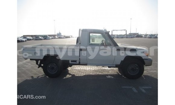 Buy Import Toyota Land Cruiser White Car in Import - Dubai in Ayeyarwady Buy Import Toyota Land Cruiser White Car in Import - Dubai in Ayeyarwady