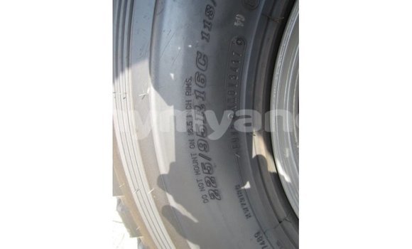 Buy Import Toyota Land Cruiser White Car in Import - Dubai in Ayeyarwady Buy Import Toyota Land Cruiser White Car in Import - Dubai in Ayeyarwady