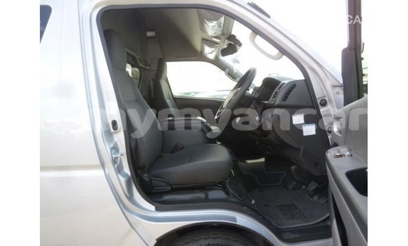 သွင်းကုန် Toyota Hiace Other ကား Import - Dubai Ayeyarwady သွင်းကုန် Toyota Hiace Other ကား Import - Dubai Ayeyarwady