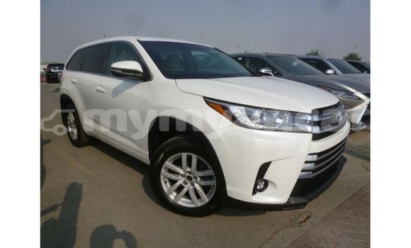 Buy Import Toyota Kluger White Car in Import - Dubai in Ayeyarwady Buy Import Toyota Kluger White Car in Import - Dubai in Ayeyarwady