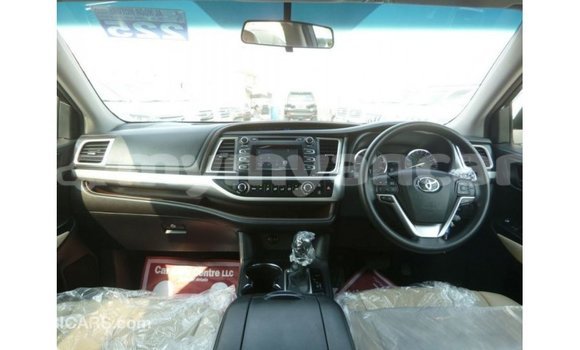 Buy Import Toyota Kluger White Car in Import - Dubai in Ayeyarwady Buy Import Toyota Kluger White Car in Import - Dubai in Ayeyarwady