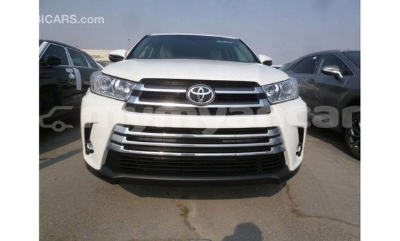Buy Import Toyota Kluger White Car in Import - Dubai in Ayeyarwady Buy Import Toyota Kluger White Car in Import - Dubai in Ayeyarwady