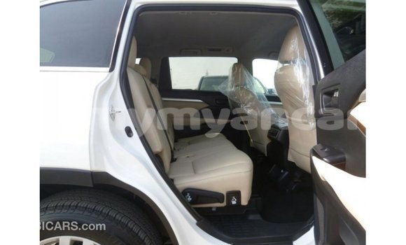 Buy Import Toyota Kluger White Car in Import - Dubai in Ayeyarwady Buy Import Toyota Kluger White Car in Import - Dubai in Ayeyarwady