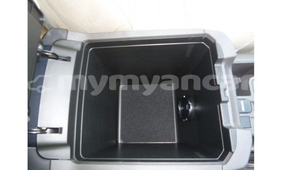 သွင်းကုန် Toyota Prado White ကား Import - Dubai Ayeyarwady သွင်းကုန် Toyota Prado White ကား Import - Dubai Ayeyarwady