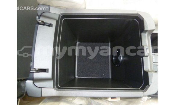 သွင်းကုန် Toyota Prado White ကား Import - Dubai Ayeyarwady သွင်းကုန် Toyota Prado White ကား Import - Dubai Ayeyarwady