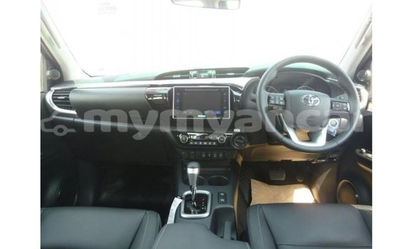 သွင်းကုန် Toyota Hilux Black ကား Import - Dubai Ayeyarwady သွင်းကုန် Toyota Hilux Black ကား Import - Dubai Ayeyarwady