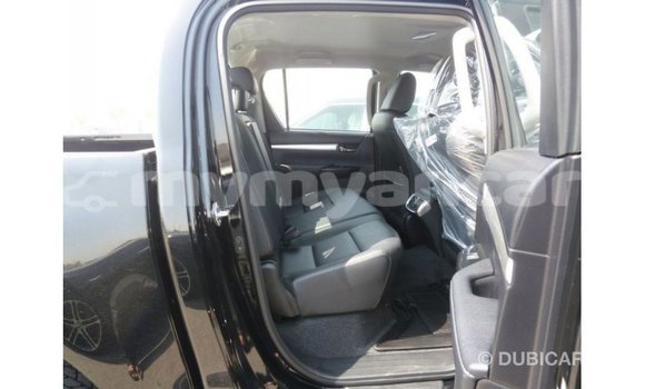 သွင်းကုန် Toyota Hilux Black ကား Import - Dubai Ayeyarwady သွင်းကုန် Toyota Hilux Black ကား Import - Dubai Ayeyarwady