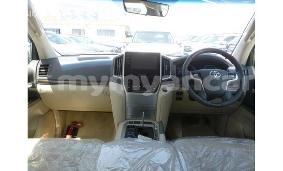 Acheter Import Voiture Toyota Land Cruiser Blanc à Import - Dubai, #<Region:0x000000000c5121b8> Acheter Import Voiture Toyota Land Cruiser Blanc à Import - Dubai, #<Region:0x000000000c5121b8>