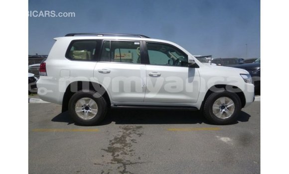 Acheter Import Voiture Toyota Land Cruiser Blanc à Import - Dubai, #<Region:0x000000000c5121b8> Acheter Import Voiture Toyota Land Cruiser Blanc à Import - Dubai, #<Region:0x000000000c5121b8>