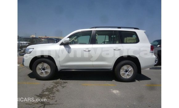 Acheter Import Voiture Toyota Land Cruiser Blanc à Import - Dubai, #<Region:0x000000000c5121b8> Acheter Import Voiture Toyota Land Cruiser Blanc à Import - Dubai, #<Region:0x000000000c5121b8>