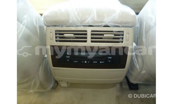 Acheter Import Voiture Toyota Land Cruiser Blanc à Import - Dubai, #<Region:0x000000000c5121b8> Acheter Import Voiture Toyota Land Cruiser Blanc à Import - Dubai, #<Region:0x000000000c5121b8>