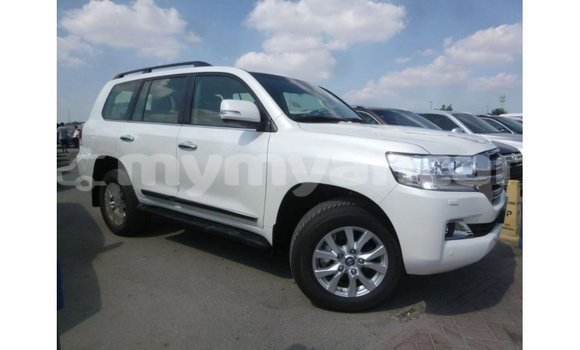 သွင်းကုန် Toyota Land Cruiser White ကား Import - Dubai Ayeyarwady သွင်းကုန် Toyota Land Cruiser White ကား Import - Dubai Ayeyarwady