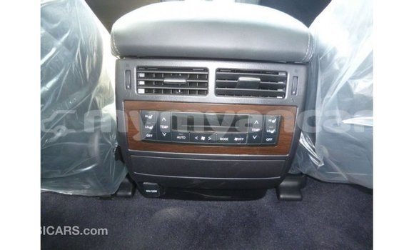 သွင်းကုန် Toyota Land Cruiser White ကား Import - Dubai Ayeyarwady သွင်းကုန် Toyota Land Cruiser White ကား Import - Dubai Ayeyarwady