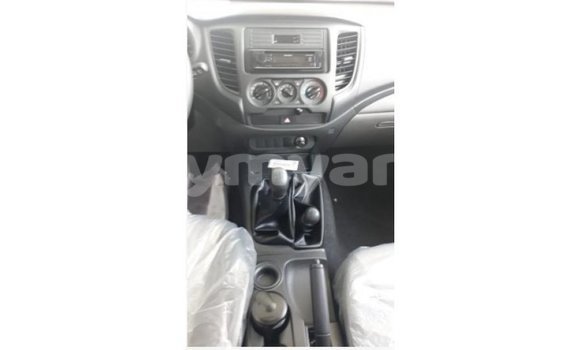 Acheter Import Voiture Mitsubishi L200 Blanc à Import - Dubai, #<Region:0x000000000c5121b8>