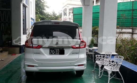 အသုံးပြုခံ့ Suzuki Ertiga White ကား Yangon Yangon အသုံးပြုခံ့ Suzuki Ertiga White ကား Yangon Yangon