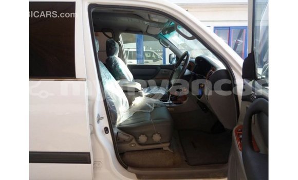 Acheter Import Voiture Toyota Land Cruiser Blanc à Import - Dubai, #<Region:0x000000000c5121b8> Acheter Import Voiture Toyota Land Cruiser Blanc à Import - Dubai, #<Region:0x000000000c5121b8>