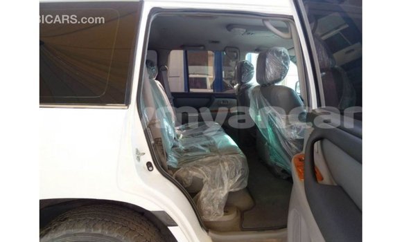 Acheter Import Voiture Toyota Land Cruiser Blanc à Import - Dubai, #<Region:0x000000000c5121b8> Acheter Import Voiture Toyota Land Cruiser Blanc à Import - Dubai, #<Region:0x000000000c5121b8>
