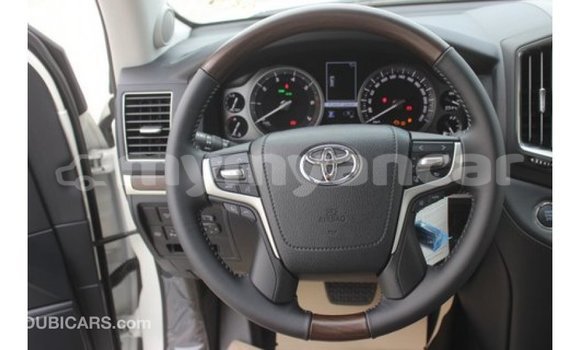 Buy Import Toyota Land Cruiser White Car in Import - Dubai in Ayeyarwady Buy Import Toyota Land Cruiser White Car in Import - Dubai in Ayeyarwady